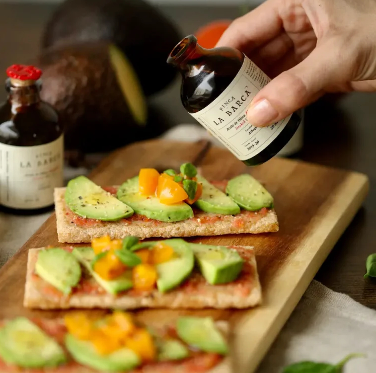 Finca la Barca oliwa z oliwek wędzonej - obrazek 3