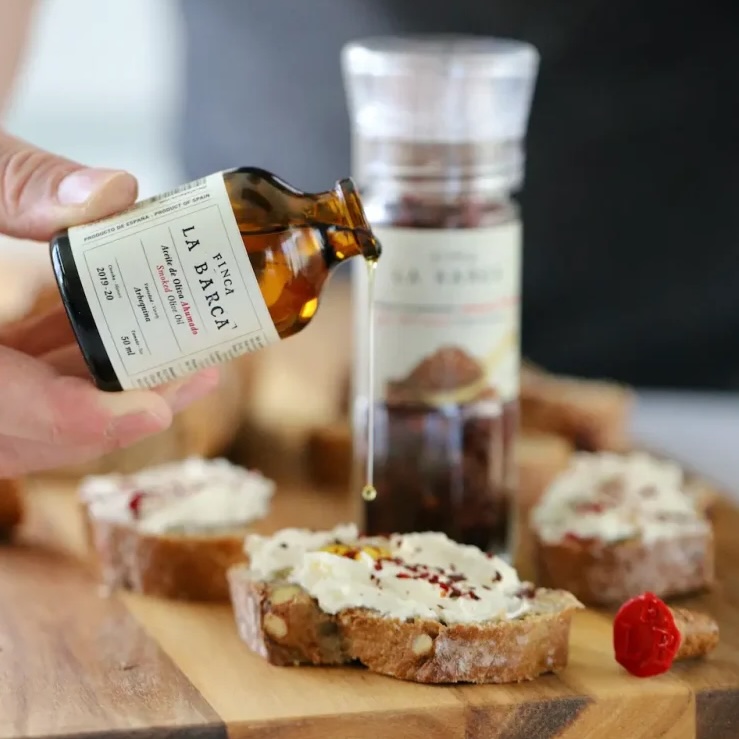 Finca la Barca oliwa z oliwek wędzonej - obrazek 2